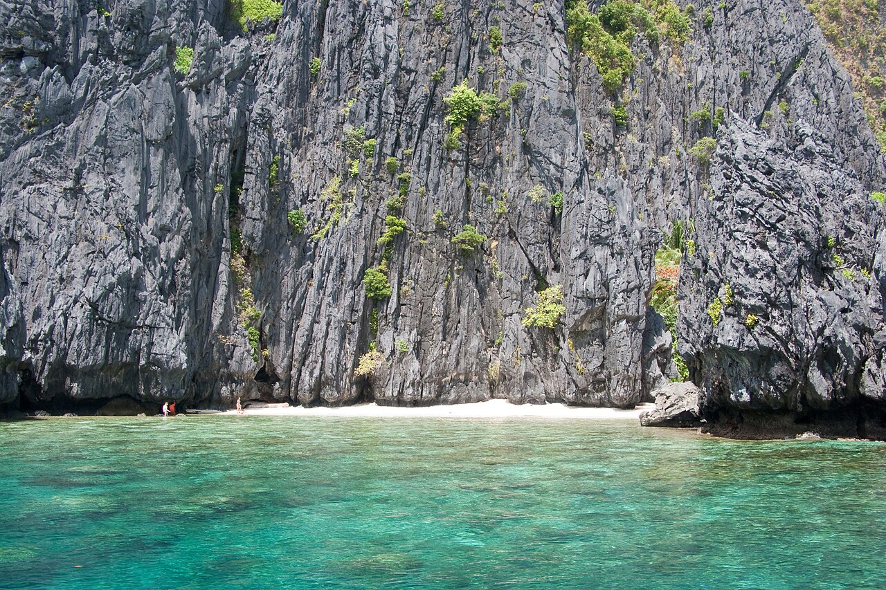 Kalkfelsen bei El Nido